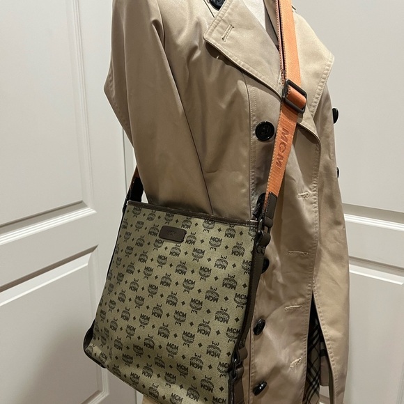 MCM MESSENGER BAG - Picture 16 of 16